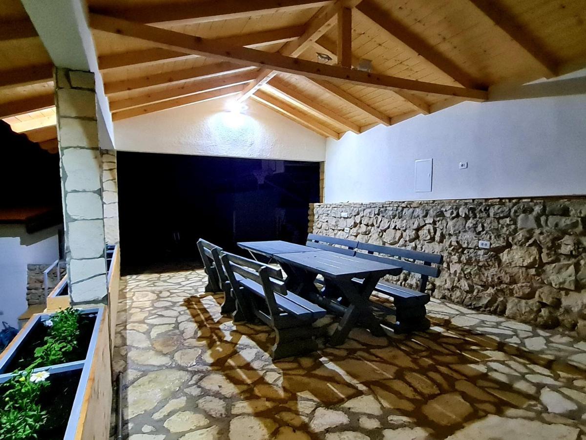 Vila Maslina Apartments Mit Pool Und Garten Nahe Am Strand Tučepi Extérieur photo