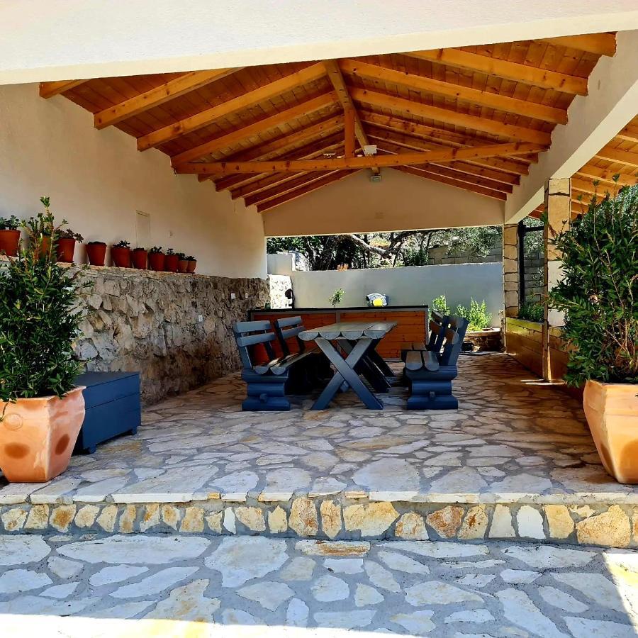 Vila Maslina Apartments Mit Pool Und Garten Nahe Am Strand Tučepi Extérieur photo