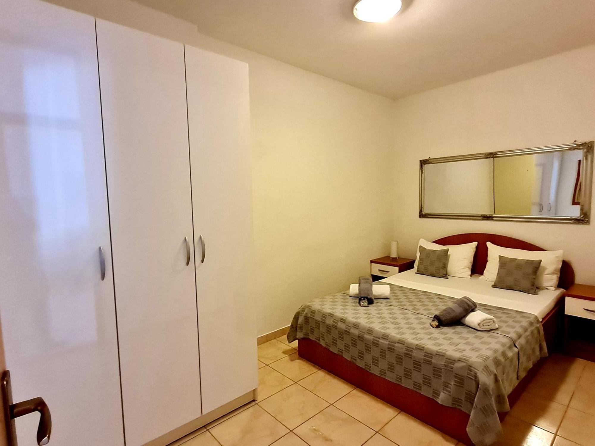 Vila Maslina Apartments Mit Pool Und Garten Nahe Am Strand Tučepi Chambre photo