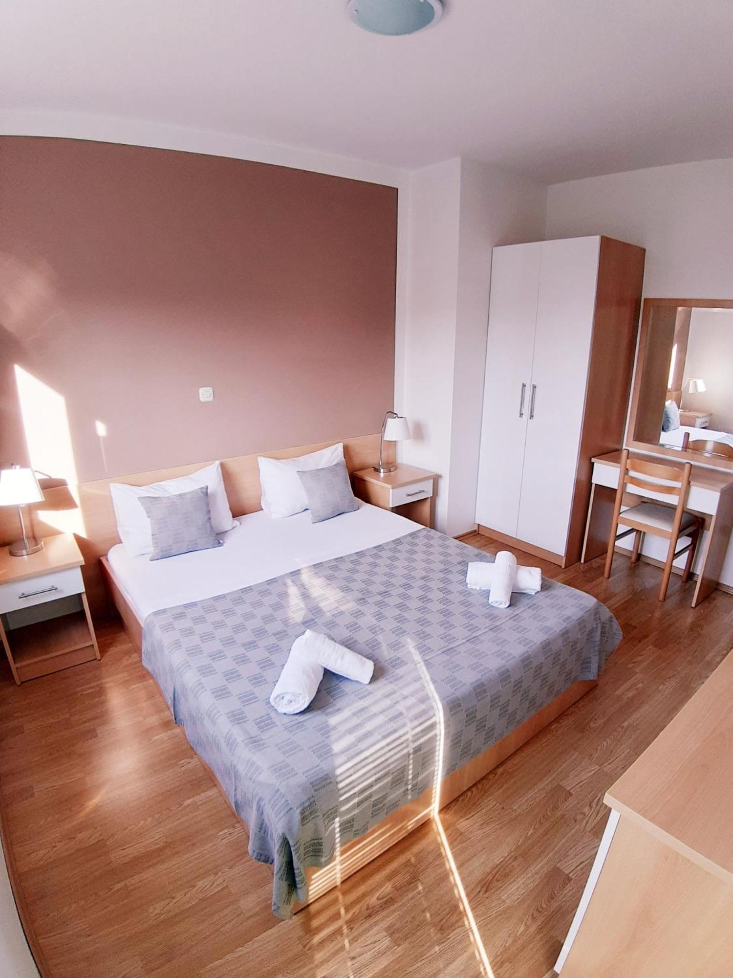 Vila Maslina Apartments Mit Pool Und Garten Nahe Am Strand Tučepi Chambre photo